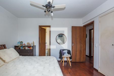 Apartamento à venda com 180m², 3 quartos e 2 vagas Apartamento à venda com 180m², 3 quartos e 2 vagasSuíte