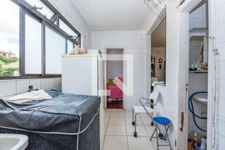 Apartamento à venda com 180m², 3 quartos e 2 vagas Apartamento à venda com 180m², 3 quartos e 2 vagasÁrea de Serviço