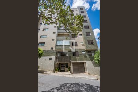 Apartamento à venda com 180m², 3 quartos e 2 vagas Apartamento à venda com 180m², 3 quartos e 2 vagasFachada