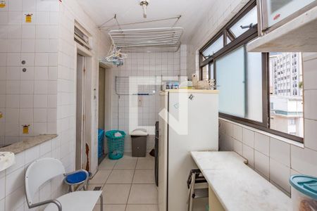 Apartamento à venda com 180m², 3 quartos e 2 vagas Apartamento à venda com 180m², 3 quartos e 2 vagasÁrea de Serviço