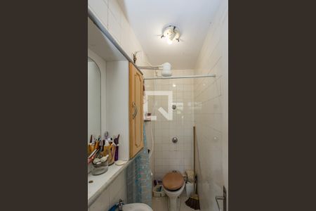 Apartamento à venda com 180m², 3 quartos e 2 vagas Apartamento à venda com 180m², 3 quartos e 2 vagasBanheiro de serviço