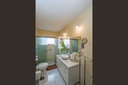 Apartamento à venda com 180m², 3 quartos e 2 vagas Apartamento à venda com 180m², 3 quartos e 2 vagasBanheiro Social