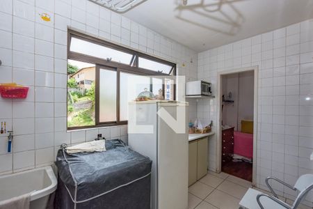 Apartamento à venda com 180m², 3 quartos e 2 vagas Apartamento à venda com 180m², 3 quartos e 2 vagasÁrea de Serviço