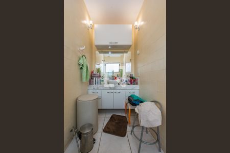 Apartamento à venda com 180m², 3 quartos e 2 vagas Apartamento à venda com 180m², 3 quartos e 2 vagasBanheiro da Suíte