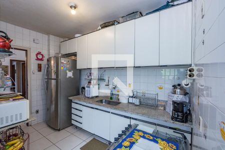 Apartamento à venda com 180m², 3 quartos e 2 vagas Apartamento à venda com 180m², 3 quartos e 2 vagasCozinha