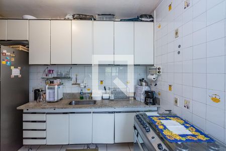 Apartamento à venda com 180m², 3 quartos e 2 vagas Apartamento à venda com 180m², 3 quartos e 2 vagasCozinha