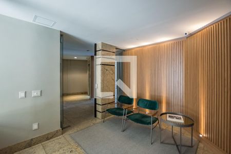 Apartamento à venda com 180m², 3 quartos e 2 vagas Apartamento à venda com 180m², 3 quartos e 2 vagasHall de entrada