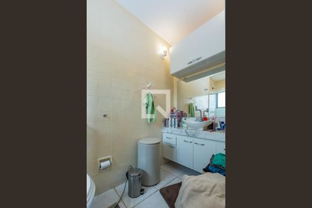 Apartamento à venda com 180m², 3 quartos e 2 vagas Apartamento à venda com 180m², 3 quartos e 2 vagasBanheiro da Suíte