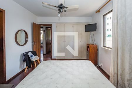 Apartamento à venda com 180m², 3 quartos e 2 vagas Apartamento à venda com 180m², 3 quartos e 2 vagasSuíte