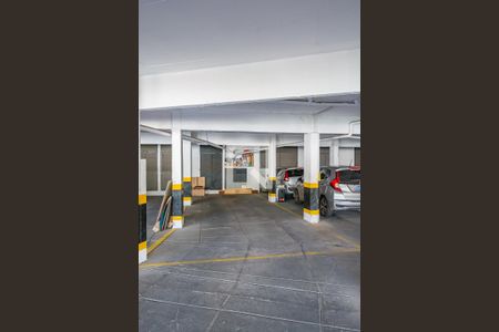 Apartamento à venda com 180m², 3 quartos e 2 vagas Apartamento à venda com 180m², 3 quartos e 2 vagasGaragem