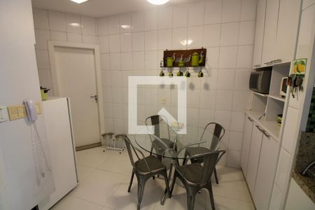 Apartamento à venda com 307m², 4 quartos e 3 vagasCozinha