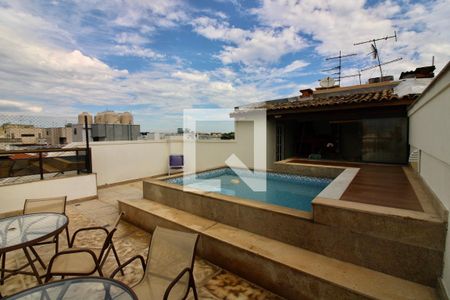 Apartamento à venda com 307m², 4 quartos e 3 vagasPiscina