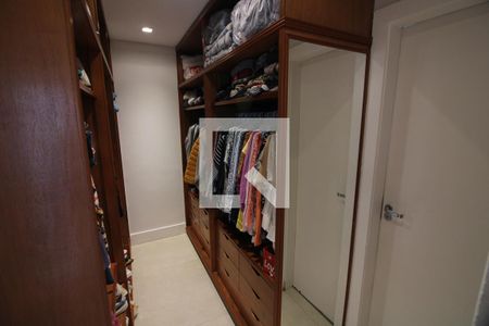 Apartamento à venda com 307m², 4 quartos e 3 vagasCloset