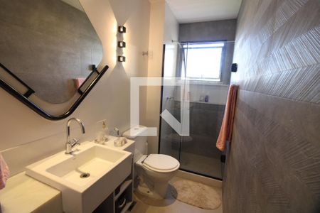 Apartamento à venda com 307m², 4 quartos e 3 vagasBanheiro da Suíte 2