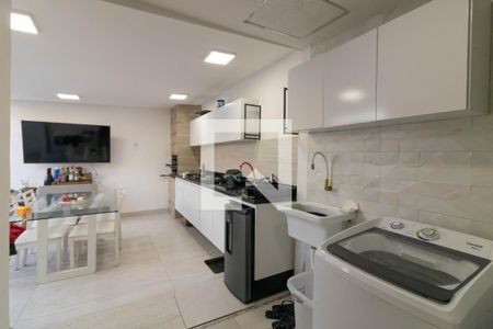 Casa de condomínio à venda com 180m², 3 quartos e 1 vaga Casa de condomínio à venda com 180m², 3 quartos e 1 vagaCozinha e Área de Serviço