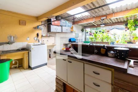 Casa à venda com 150m², 3 quartos e 2 vagas Casa à venda com 150m², 3 quartos e 2 vagasChurrasqueira e Área de Serviço
