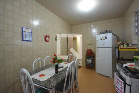 Casa à venda com 300m², 4 quartos e 4 vagasCozinha