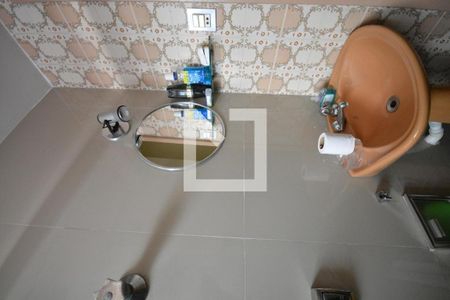 Casa à venda com 300m², 4 quartos e 4 vagasBanheiro 2