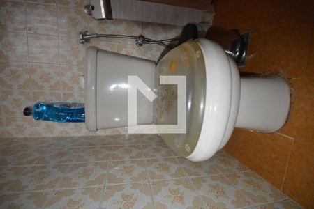 Casa à venda com 300m², 4 quartos e 4 vagasBanheiro 1