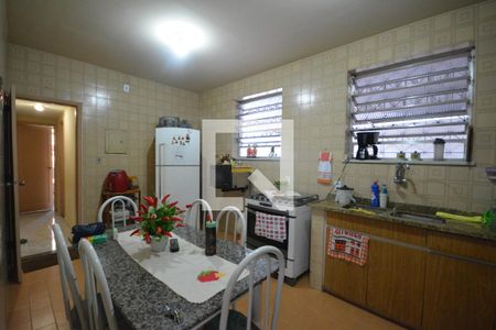 Casa à venda com 300m², 4 quartos e 4 vagasCozinha