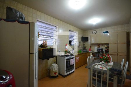 Casa à venda com 300m², 4 quartos e 4 vagasCozinha - Torneira