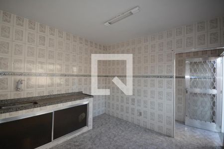 Casa à venda com 300m², 4 quartos e 4 vagasCozinha da casa anexa