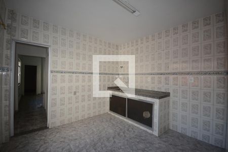 Casa à venda com 300m², 4 quartos e 4 vagasCozinha da casa anexa