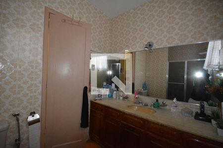 Casa à venda com 300m², 4 quartos e 4 vagasBanheiro 1