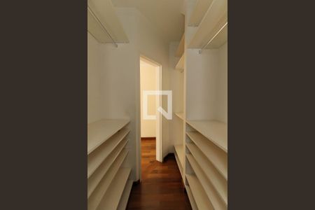 Casa à venda com 236m², 3 quartos e 2 vagasCloset Suíte 1