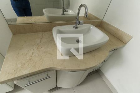 Casa à venda com 236m², 3 quartos e 2 vagasBanheiro Suíte 1