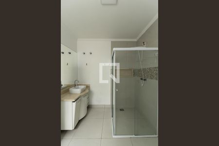 Casa à venda com 236m², 3 quartos e 2 vagasBanheiro Suíte 1