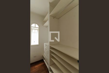 Casa à venda com 236m², 3 quartos e 2 vagasCloset Suíte 1