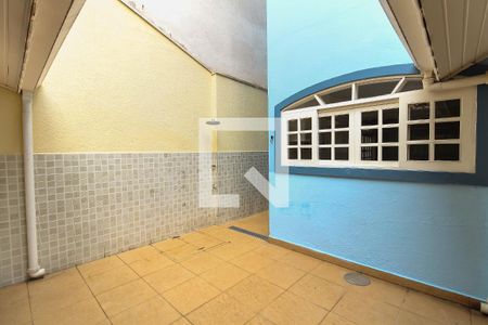 Casa à venda com 236m², 3 quartos e 2 vagasQuintal