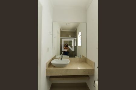 Casa à venda com 236m², 3 quartos e 2 vagasBanheiro Suíte 2