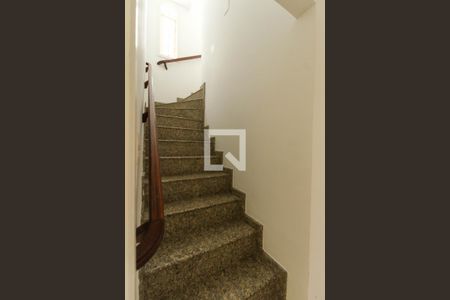 Escada de casa à venda com 3 quartos, 236m² em Jardim Anália Franco, São Paulo