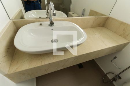 Casa à venda com 236m², 3 quartos e 2 vagasBanheiro Suíte 2