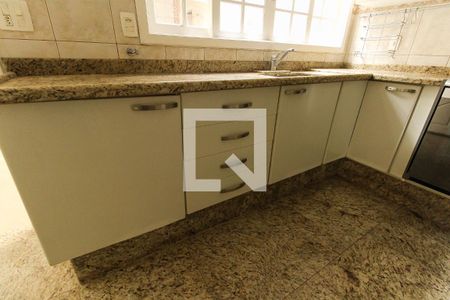 Casa à venda com 236m², 3 quartos e 2 vagasCozinha