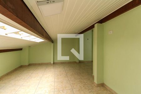 Casa à venda com 236m², 3 quartos e 2 vagasSótão