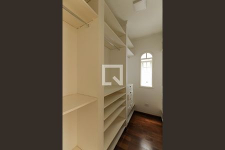 Casa à venda com 236m², 3 quartos e 2 vagasCloset Suíte 1