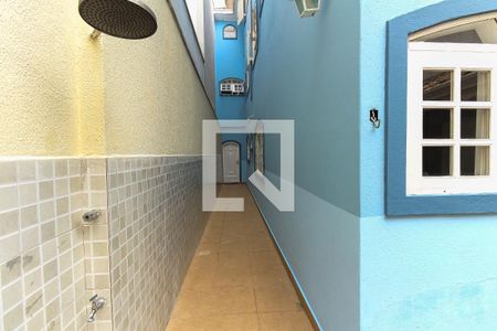 Casa à venda com 236m², 3 quartos e 2 vagasCorredor externo