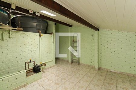 Casa à venda com 236m², 3 quartos e 2 vagasSótão