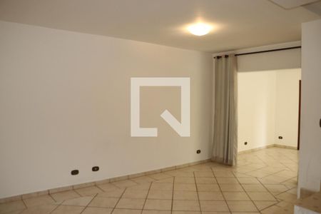 Sala Principal de casa para alugar com 2 quartos, 130m² em Vila Monte Serrat, Cotia