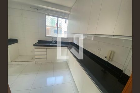 Apartamento para alugar com 190m², 3 quartos e 4 vagas