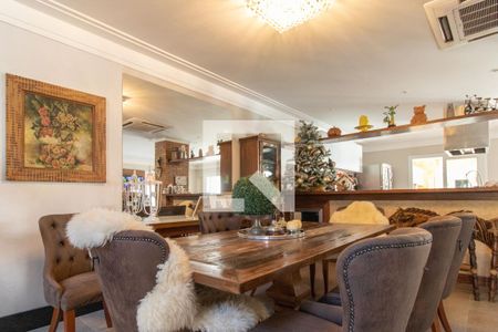Casa à venda com 330m², 4 quartos e 2 vagas Casa à venda com 330m², 4 quartos e 2 vagasSala