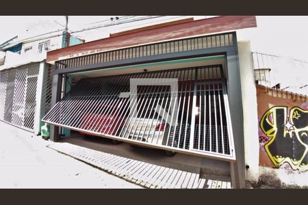 Casa à venda com 150m², 3 quartos e 2 vagas Casa à venda com 150m², 3 quartos e 2 vagasFachada