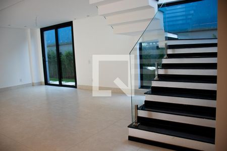 Casa de condomínio à venda com 420m², 4 quartos e 4 vagas