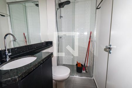 Banheiro Social  de kitnet/studio para alugar com 1 quarto, 25m² em Centro, Curitiba