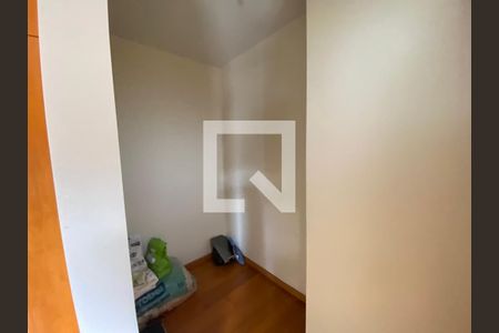 Apartamento à venda com 107m², 3 quartos e 2 vagasCloset do quarto 2