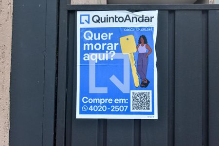 Casa à venda com 90m², 2 quartos e 2 vagas Casa à venda com 90m², 2 quartos e 2 vagasFachada