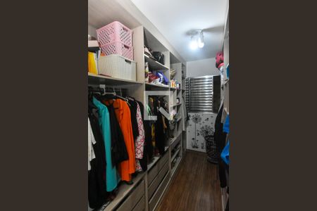 Casa à venda com 90m², 2 quartos e 2 vagas Casa à venda com 90m², 2 quartos e 2 vagasCloset da suíte